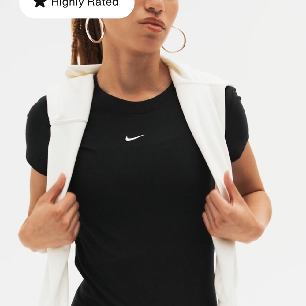 Nike Women's Black Short Sleeve Tee